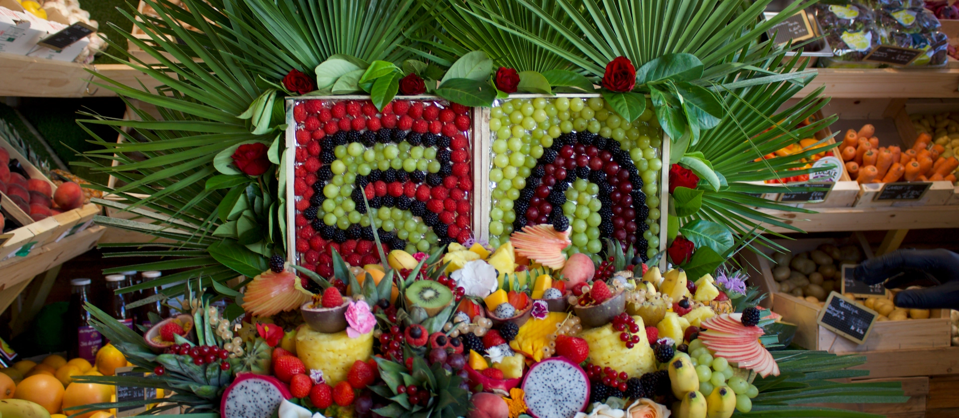 Une magnifique création réalisée par Le Petit Marché d'Ornano pour un évènement qui affiche le chiffre 50 avec des fruits frais