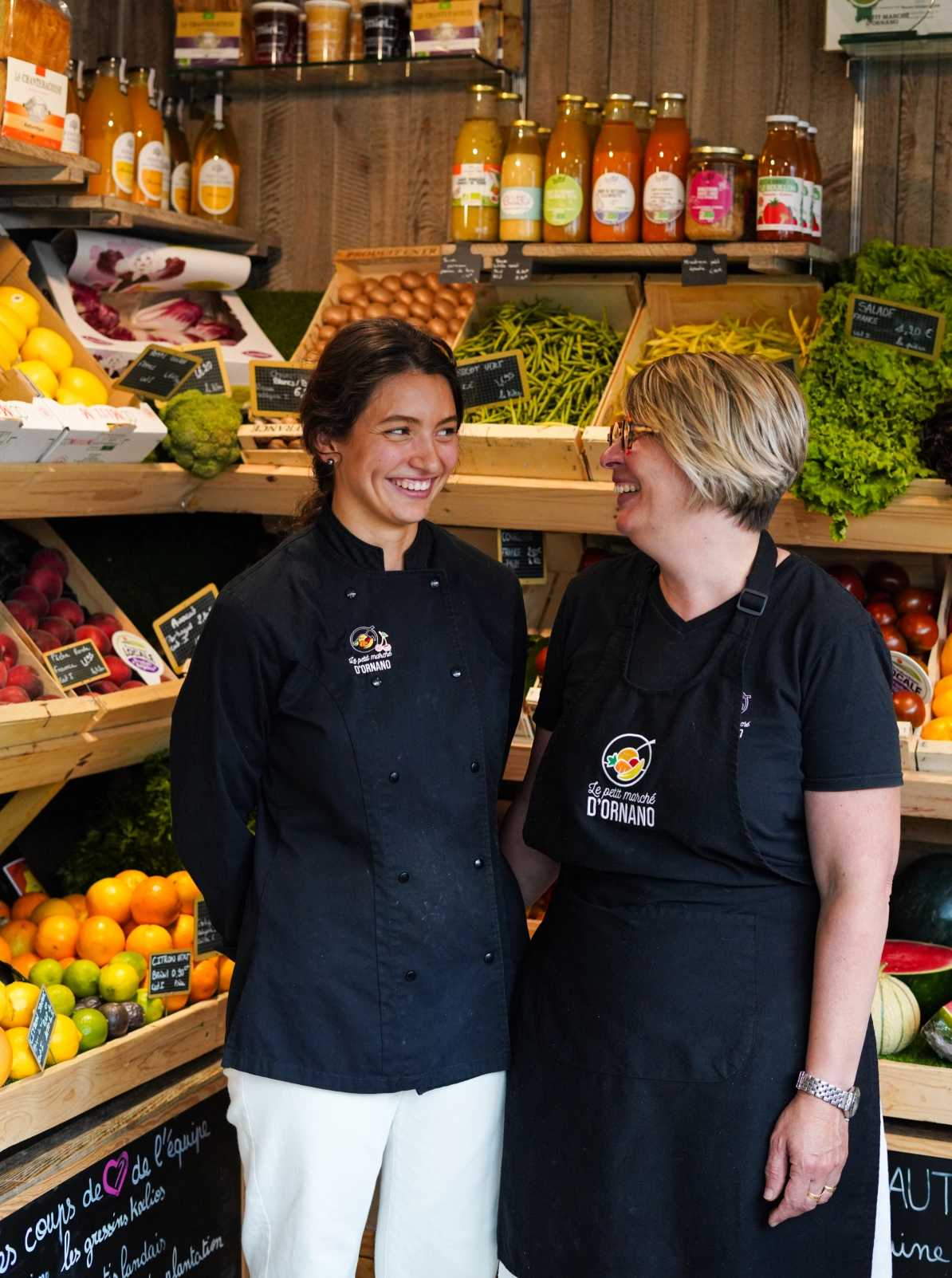 Un membre de l'équipe du Petit Marché d'Ornano